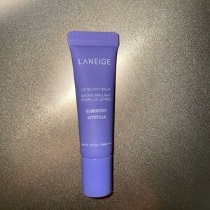 NWT Travel Size Laneige Lip Glowy Balm(Blueberry)